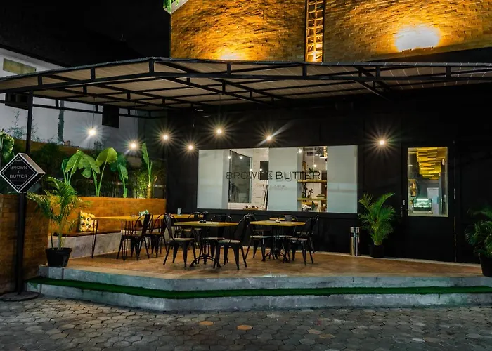 Hotel Berry Biz Sunset Road Seminyak