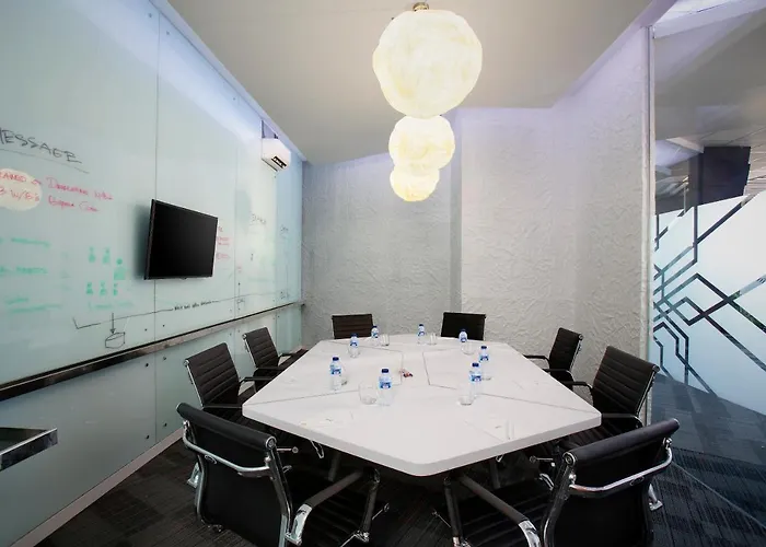 Hotel Berry Biz Sunset Road 3*